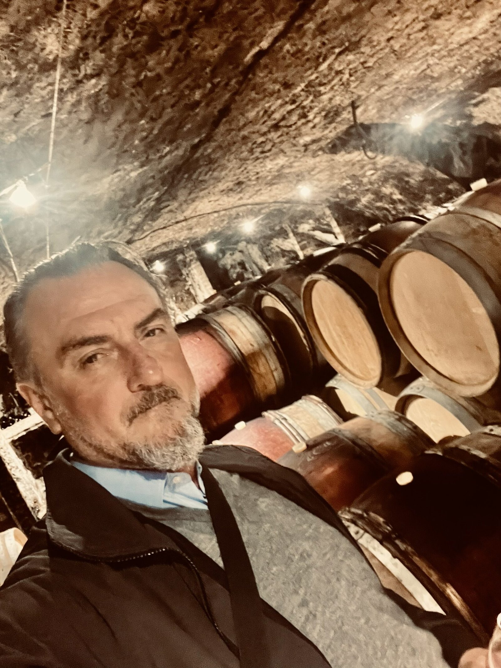 Cave à vin avec barriques