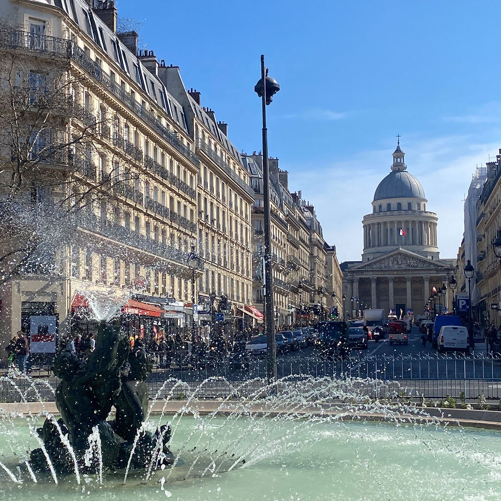 Parisian architecture – Fountain near the Panthéon