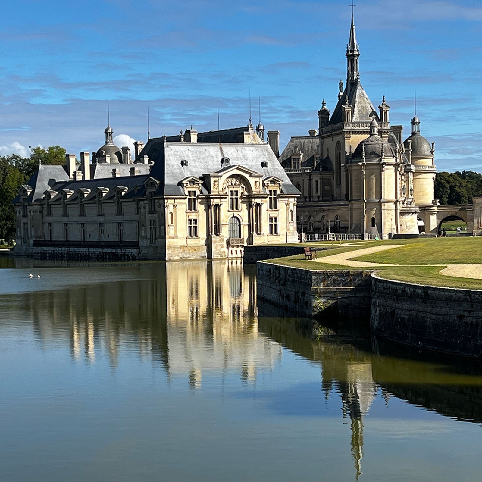 Castle excursions around Paris